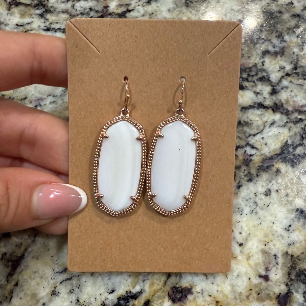 Kendra Scott Elle Drop Earrings in White and Gold Dangle Earrings